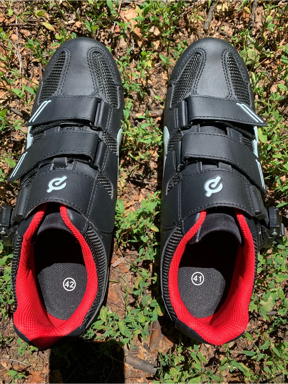 PELOTON Road Cycling Shoes Delta Cleats 3 Bolt
SIZE 41 R | SIZE 42 LEFT dominant